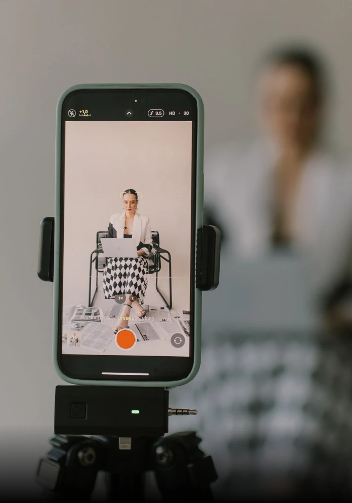Body Language in Photos and Videos